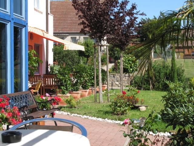 Hotel Christinenhof Garni - Bed & Breakfast 가데부쉬 외부 사진