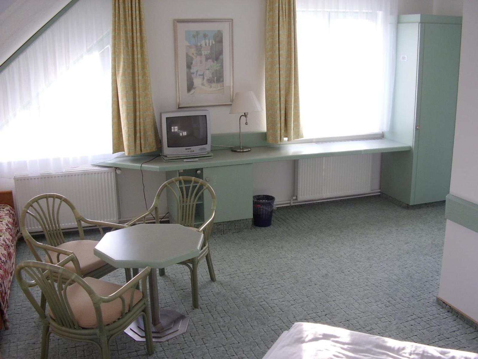 Hotel Christinenhof Garni - Bed & Breakfast 가데부쉬 외부 사진