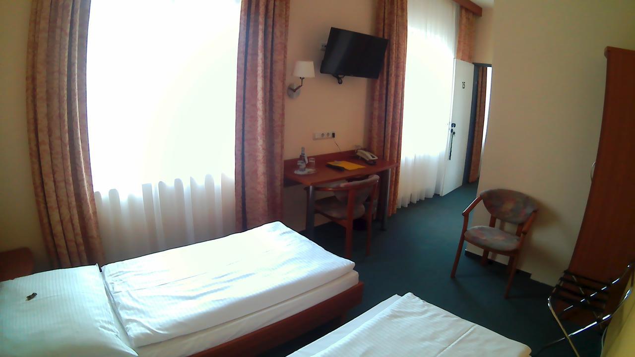 Hotel Christinenhof Garni - Bed & Breakfast 가데부쉬 외부 사진