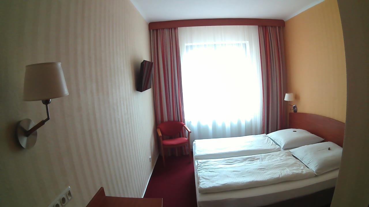 Hotel Christinenhof Garni - Bed & Breakfast 가데부쉬 외부 사진