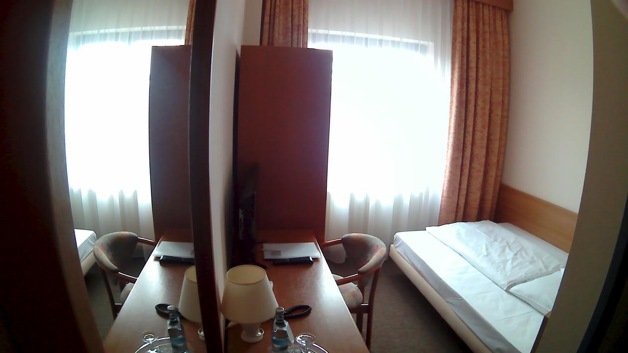 Hotel Christinenhof Garni - Bed & Breakfast 가데부쉬 외부 사진