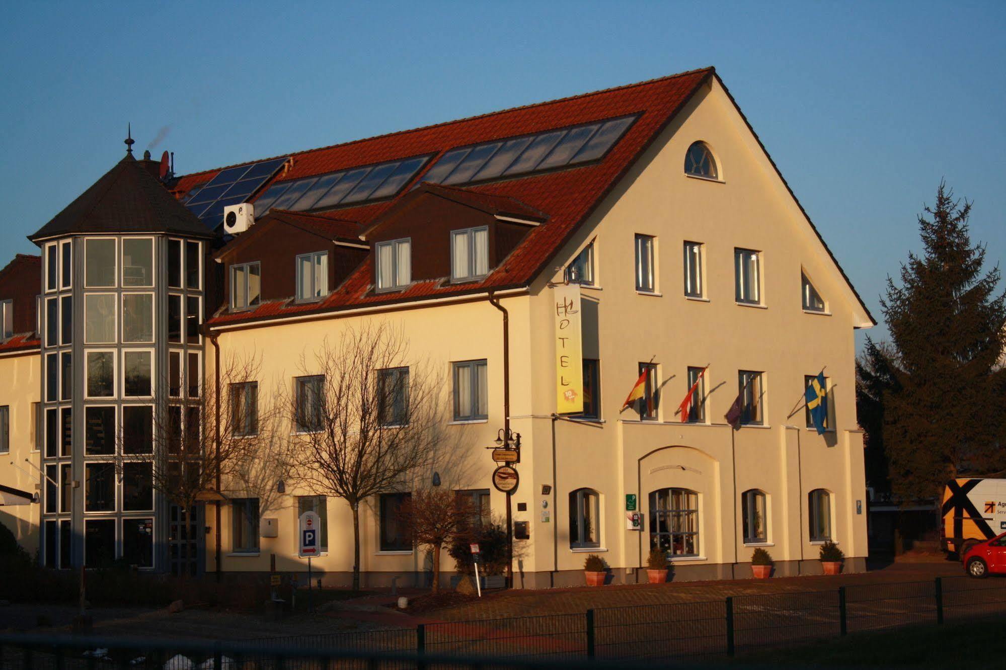 Hotel Christinenhof Garni - Bed & Breakfast 가데부쉬 외부 사진