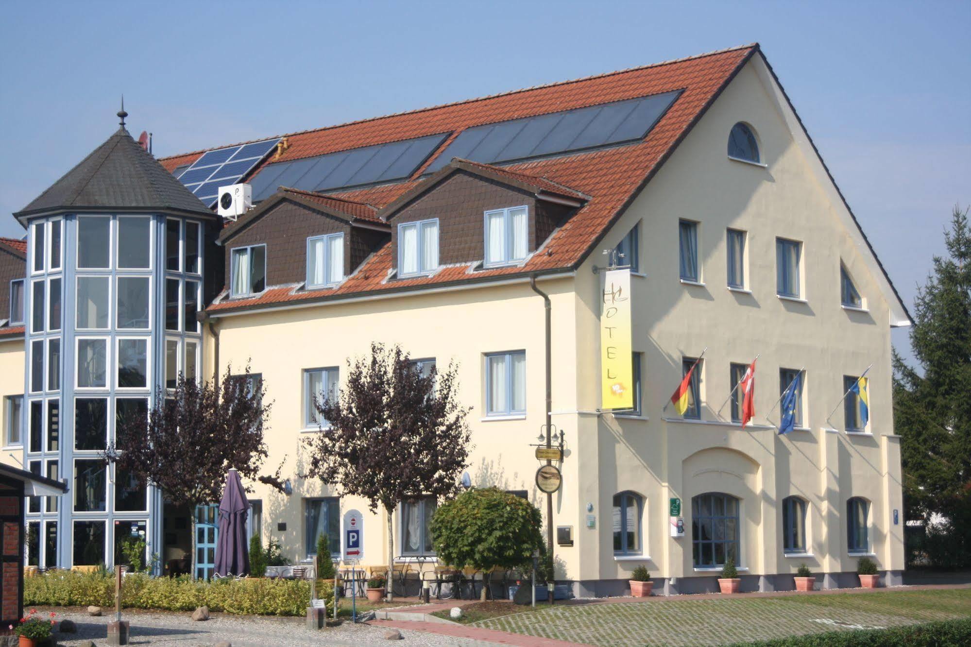 Hotel Christinenhof Garni - Bed & Breakfast 가데부쉬 외부 사진